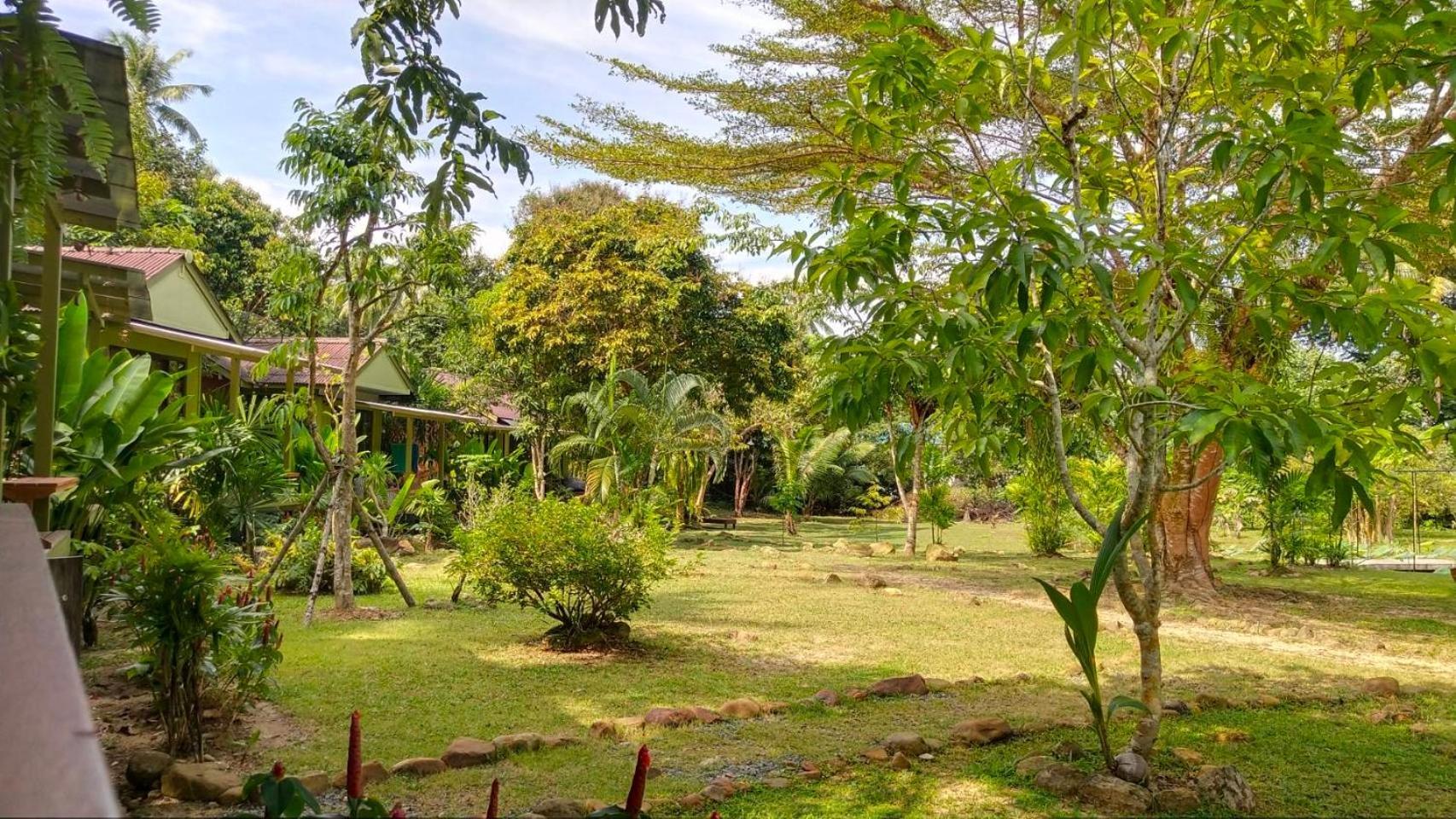Baan Bua Cottage SHA EXTRA PLUS B5510 Ko Kut Bagian luar foto